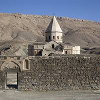 الکنائس الأرمنية في إيران